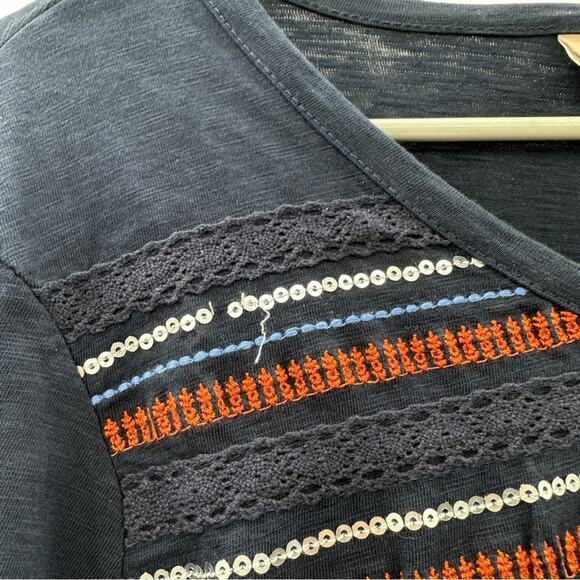 Chico's Navy Blue Red & White Lace Embroidered Sequin 3/4 Sleeve Top Size 2 (M) - Picture 8 of 10